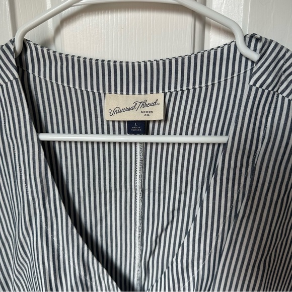 Universal Thread Top Size: L - Picture 4 of 5